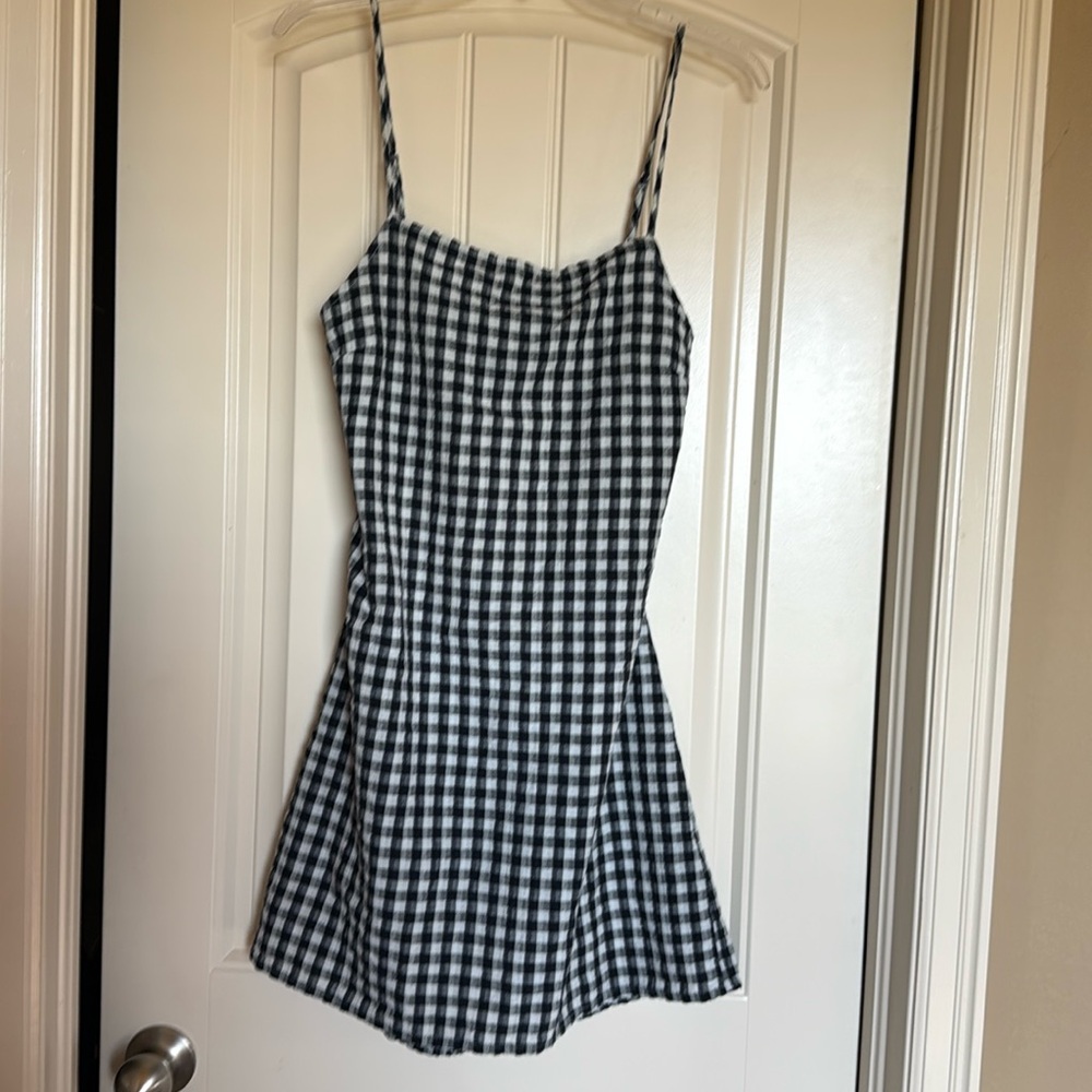 American Eagle Outfitters gingham dress - adjustable straps/lined
Size M